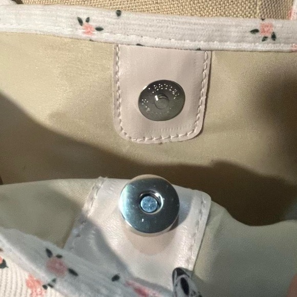 NWT Cream Floral Tote Bag - Lightweight Women's Shoulder Bag - Picture 4 of 7